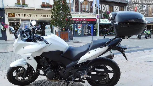 Motosiklet Kaskoda Topcase ve Aksesuar Teminatı 2026: En Uygun Teklif Nasıl Alınır?