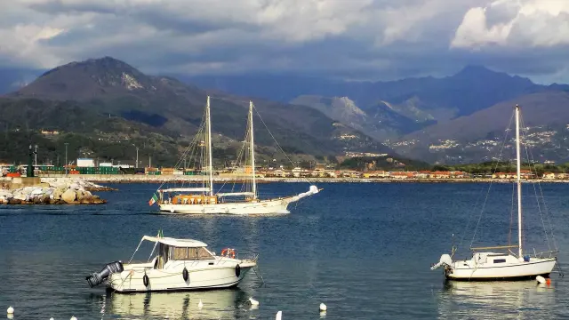 Yat Marinada Hasar Görürse Ne Olur? Fırtına, Bağlama ve Komşu Tekne Hasarı 2026
