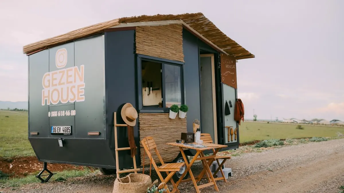 Tekerlekli Tiny House Sigortası 2026: Konut Sigortası mı, Çekme Karavan Kaskosu mu?