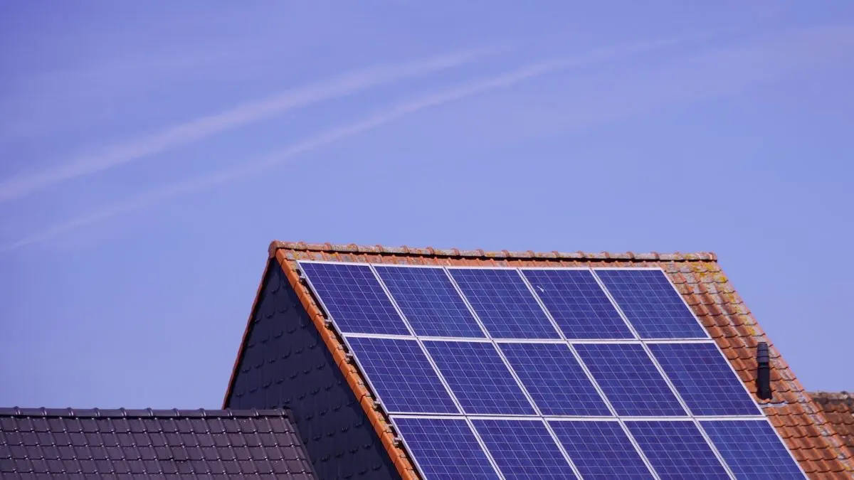 Ev Çatısındaki Güneş Panellerini Konut Sigortası Karşılar mı? 2026 GES ve İnverter Rehberi