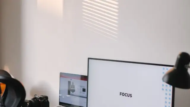 Evden Çalışanlar İçin Ev-Ofis Sigortası 2026: Laptop, Monitör ve İş Ekipmanı