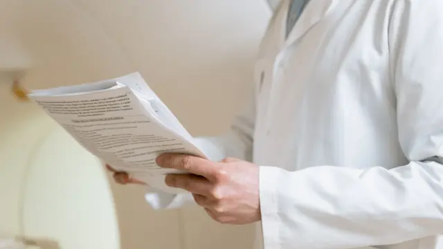 Doktor Malpraktis Sigortası Primini Kim Öder? 2026 Kamu, Özel ve Serbest Çalışan Rehberi
